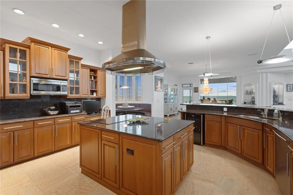 На продажу: $3,900,000 (4 спален, 4 ванн, 7378 Квадратных фут)