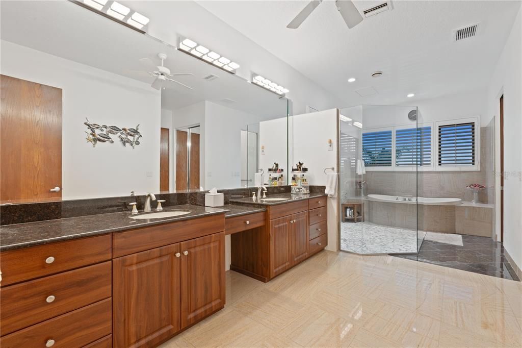 На продажу: $3,900,000 (4 спален, 4 ванн, 7378 Квадратных фут)