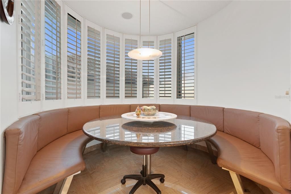 На продажу: $3,900,000 (4 спален, 4 ванн, 7378 Квадратных фут)