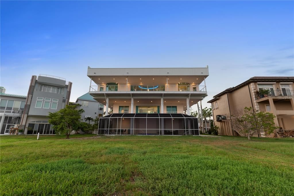 На продажу: $3,900,000 (4 спален, 4 ванн, 7378 Квадратных фут)