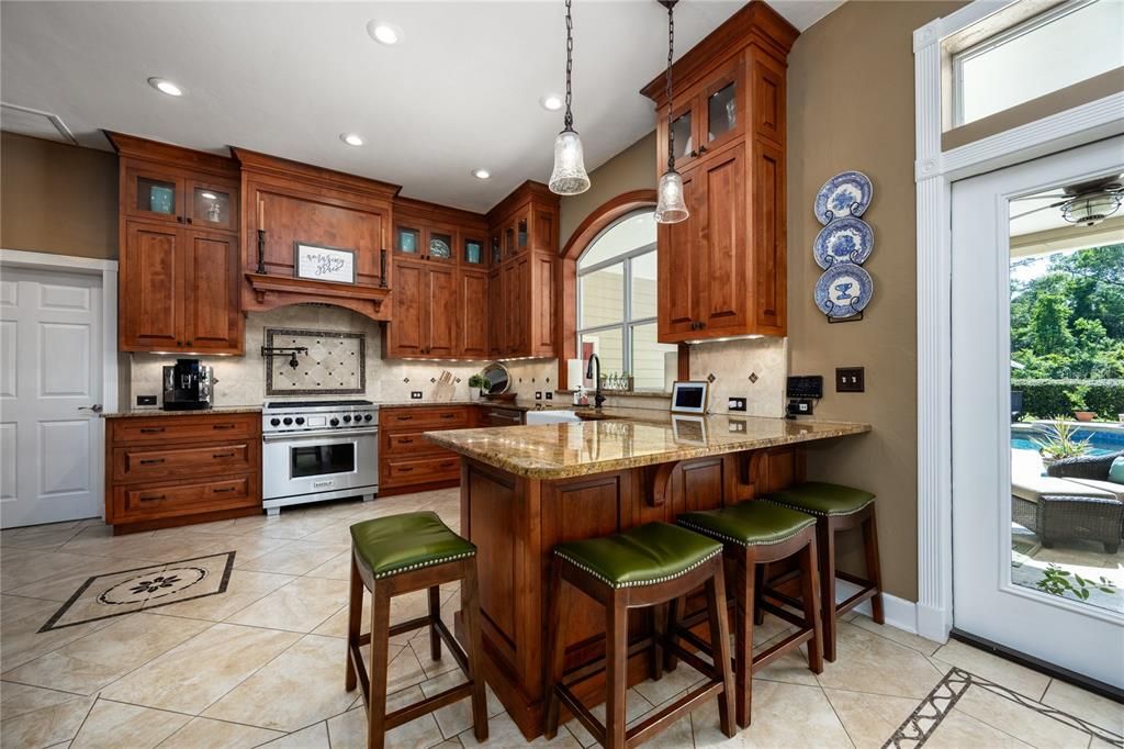 待售: $865,000 (4 贝兹, 4 浴室, 3732 平方英尺)