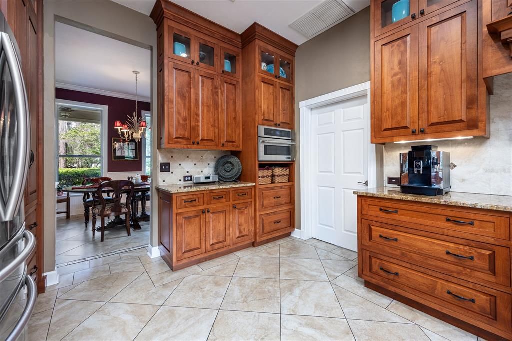 待售: $865,000 (4 贝兹, 4 浴室, 3732 平方英尺)