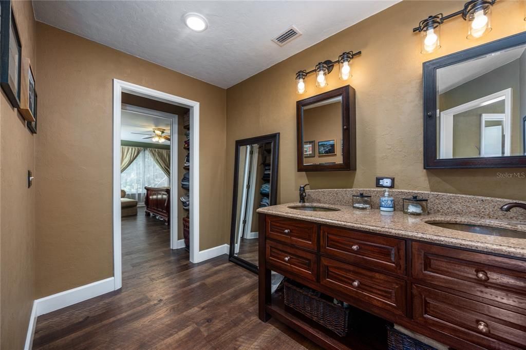 待售: $865,000 (4 贝兹, 4 浴室, 3732 平方英尺)