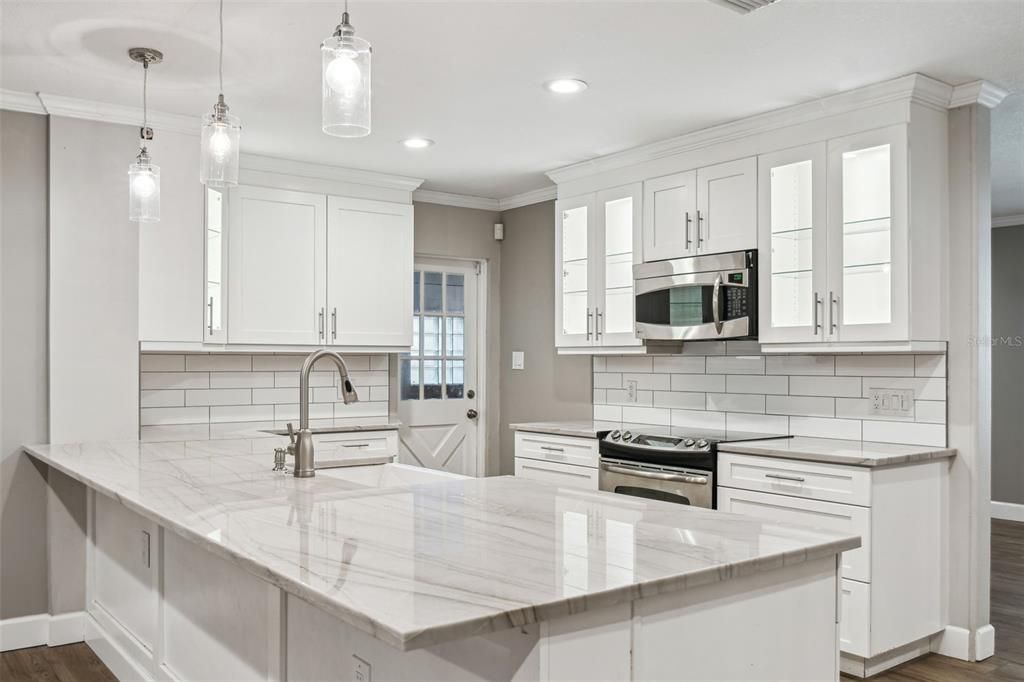 На продажу: $649,000 (4 спален, 3 ванн, 2084 Квадратных фут)