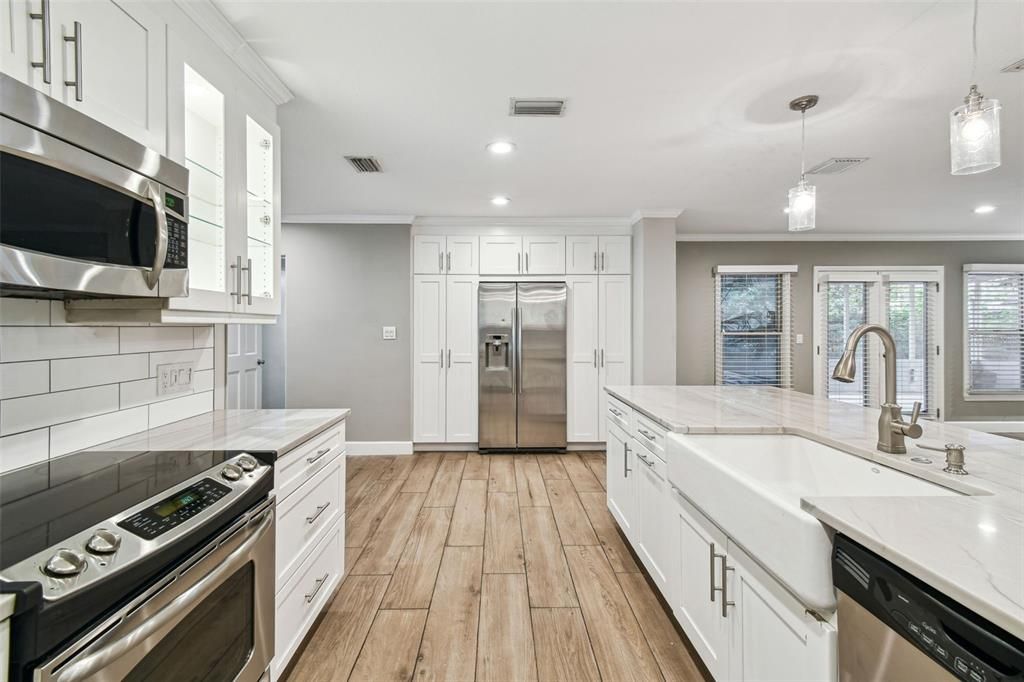 На продажу: $649,000 (4 спален, 3 ванн, 2084 Квадратных фут)