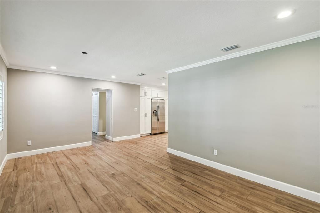 На продажу: $649,000 (4 спален, 3 ванн, 2084 Квадратных фут)