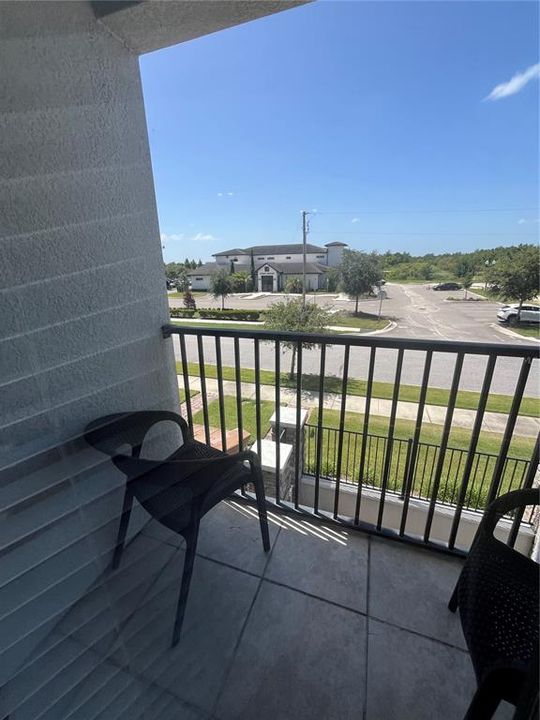 合同活跃: $218,900 (2 贝兹, 2 浴室, 1464 平方英尺)