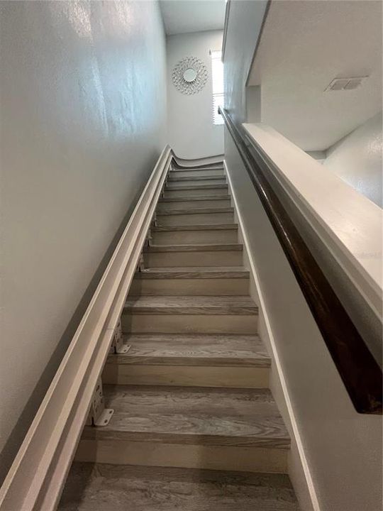 合同活跃: $218,900 (2 贝兹, 2 浴室, 1464 平方英尺)