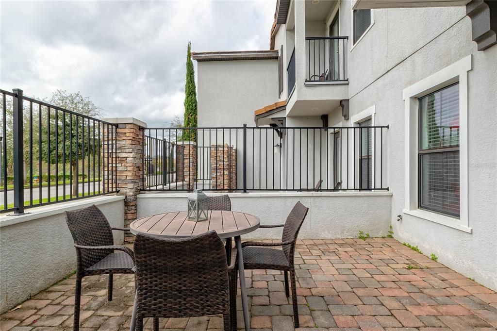 合同活跃: $218,900 (2 贝兹, 2 浴室, 1464 平方英尺)