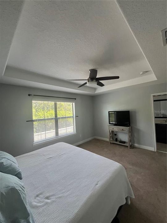 合同活跃: $218,900 (2 贝兹, 2 浴室, 1464 平方英尺)