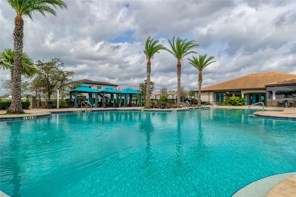 合同活跃: $218,900 (2 贝兹, 2 浴室, 1464 平方英尺)