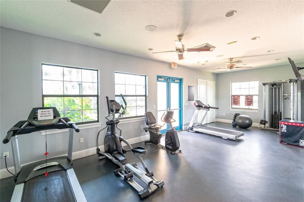 合同活跃: $218,900 (2 贝兹, 2 浴室, 1464 平方英尺)