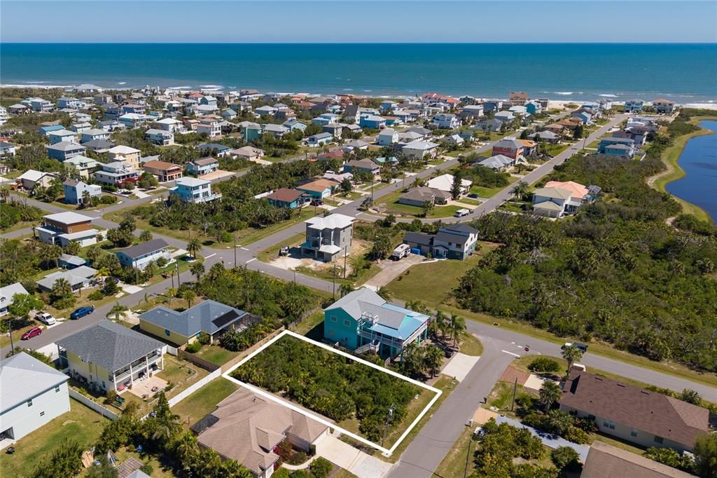 待售: $229,000 (0.21 acres)