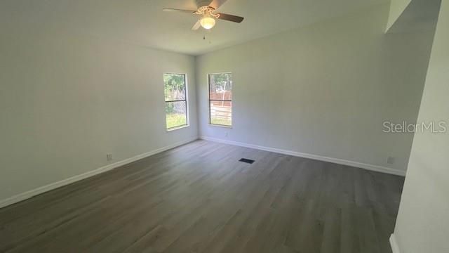 For Sale: $185,900 (3 beds, 2 baths, 1646 Square Feet)