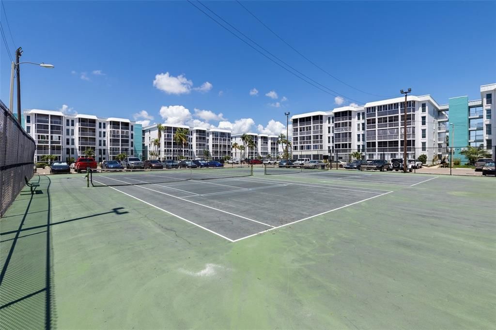 合同活跃: $175,000 (2 贝兹, 2 浴室, 1145 平方英尺)