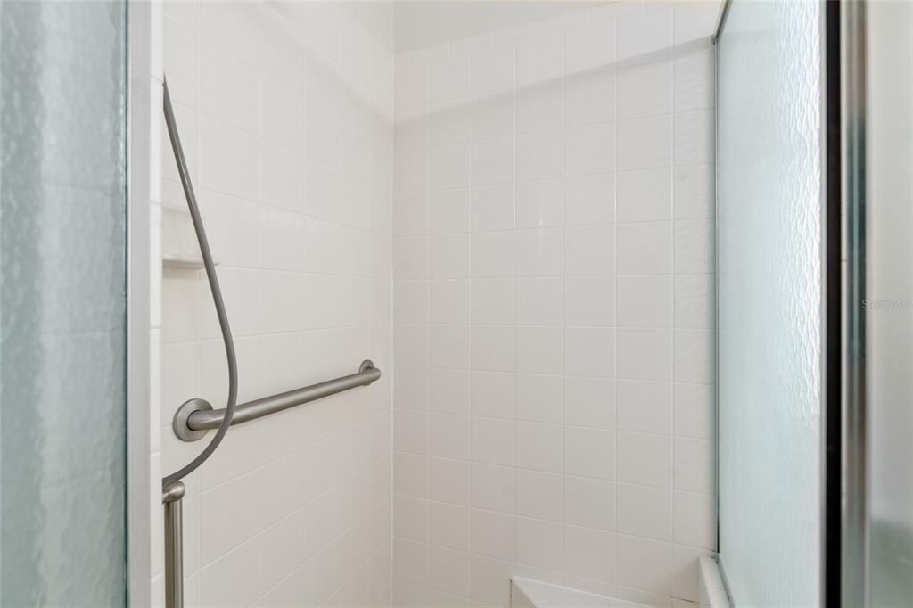 合同活跃: $350,000 (2 贝兹, 2 浴室, 1553 平方英尺)