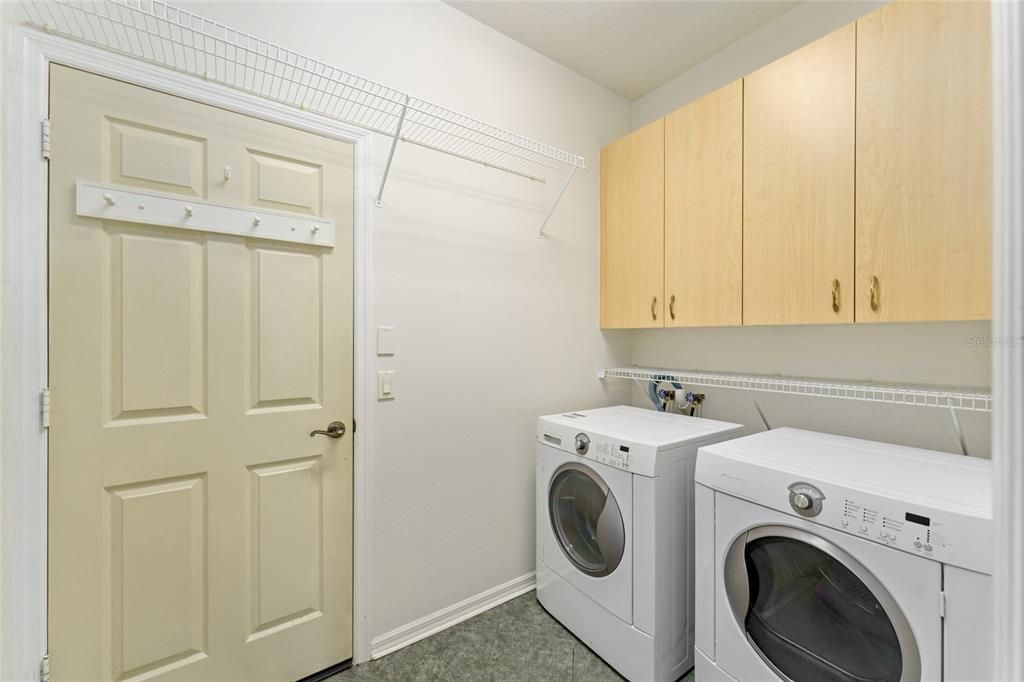 合同活跃: $350,000 (2 贝兹, 2 浴室, 1553 平方英尺)