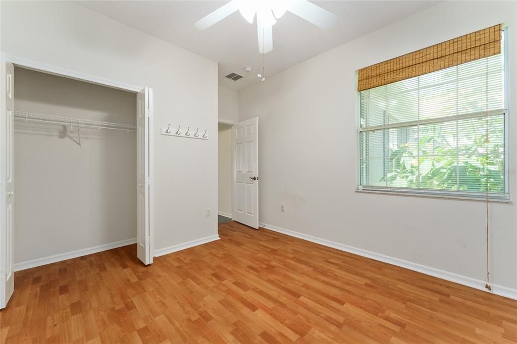 合同活跃: $350,000 (2 贝兹, 2 浴室, 1553 平方英尺)