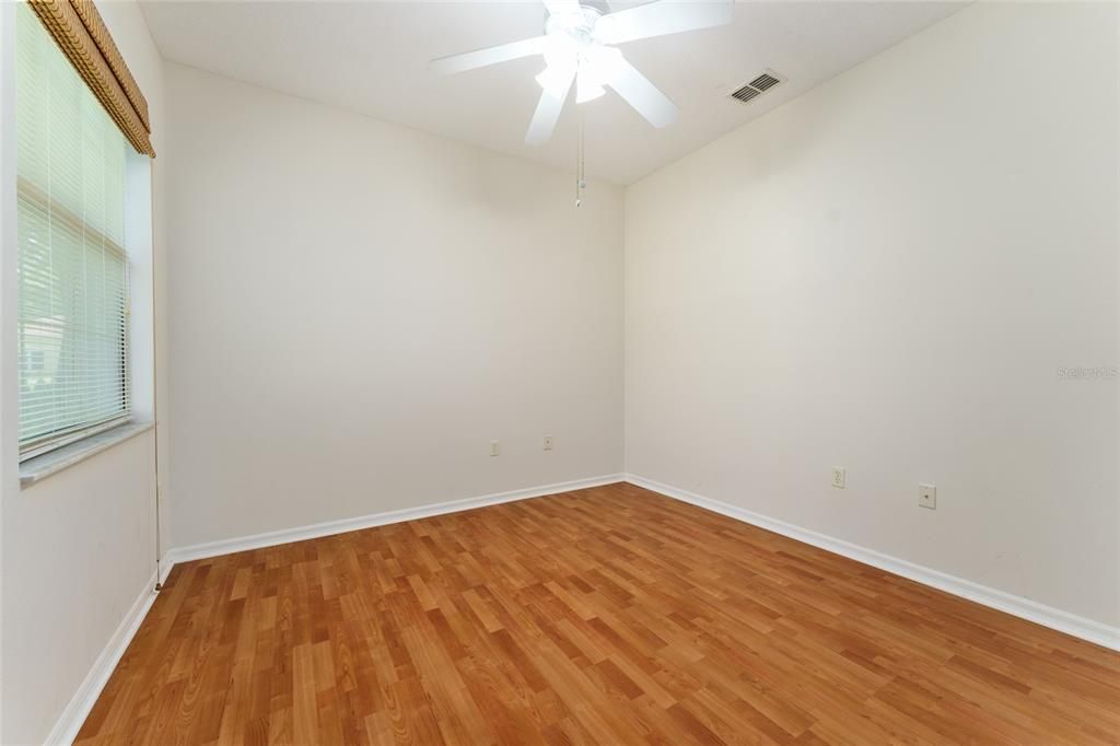 合同活跃: $350,000 (2 贝兹, 2 浴室, 1553 平方英尺)