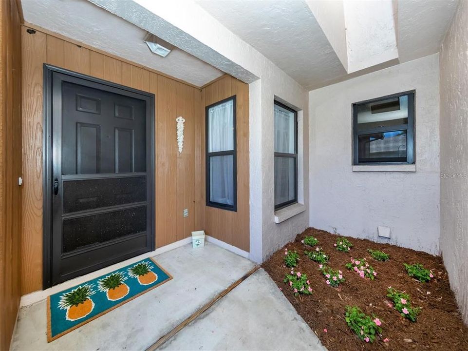 For Rent: $4,000 (2 beds, 2 baths, 1072 Square Feet)