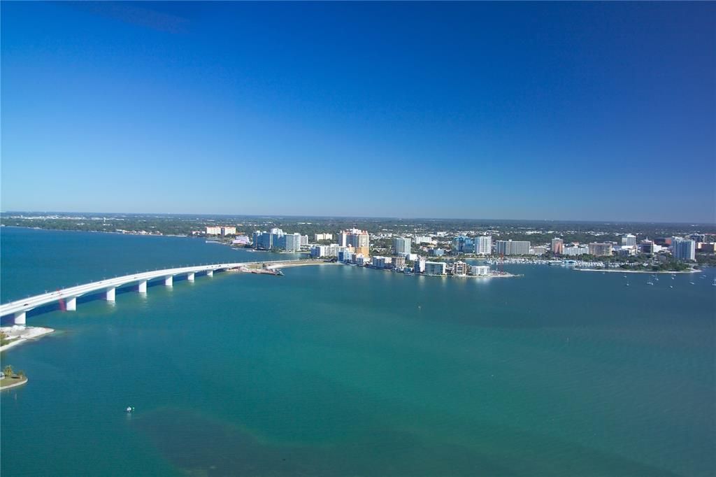 For Rent: $4,000 (2 beds, 2 baths, 1072 Square Feet)