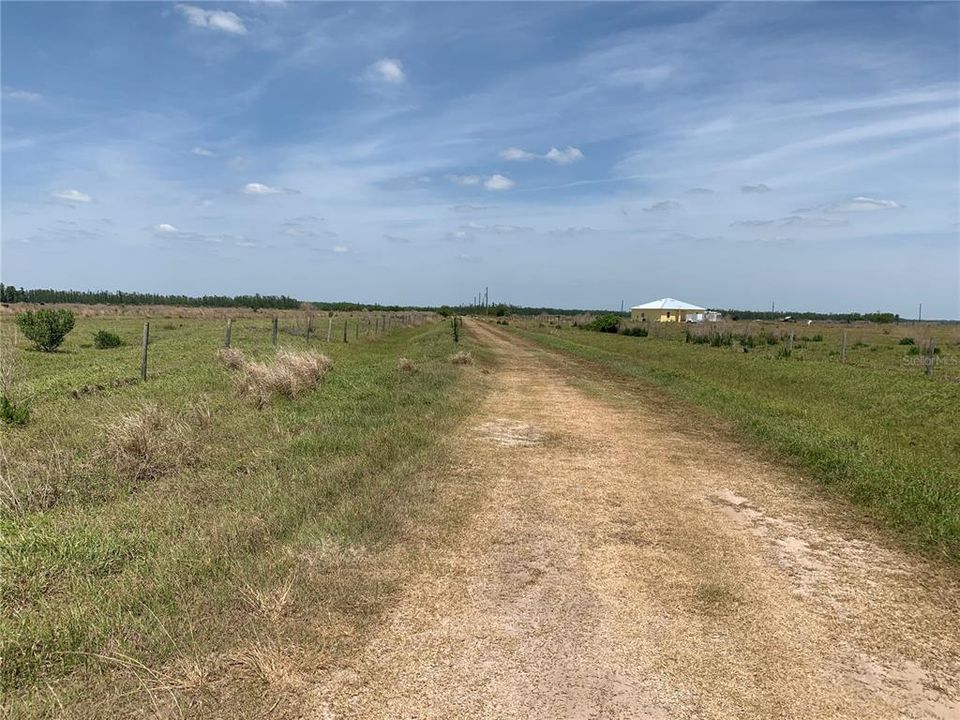 En Venta: $329,900 (25.68 acres)