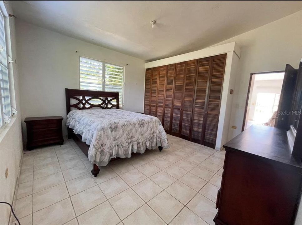 For Sale: $358,000 (3 beds, 2 baths, 1377 Square Feet)