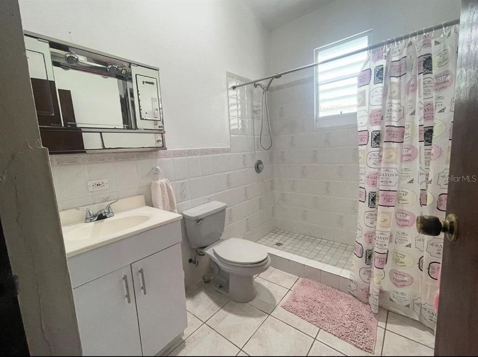 For Sale: $358,000 (3 beds, 2 baths, 1377 Square Feet)