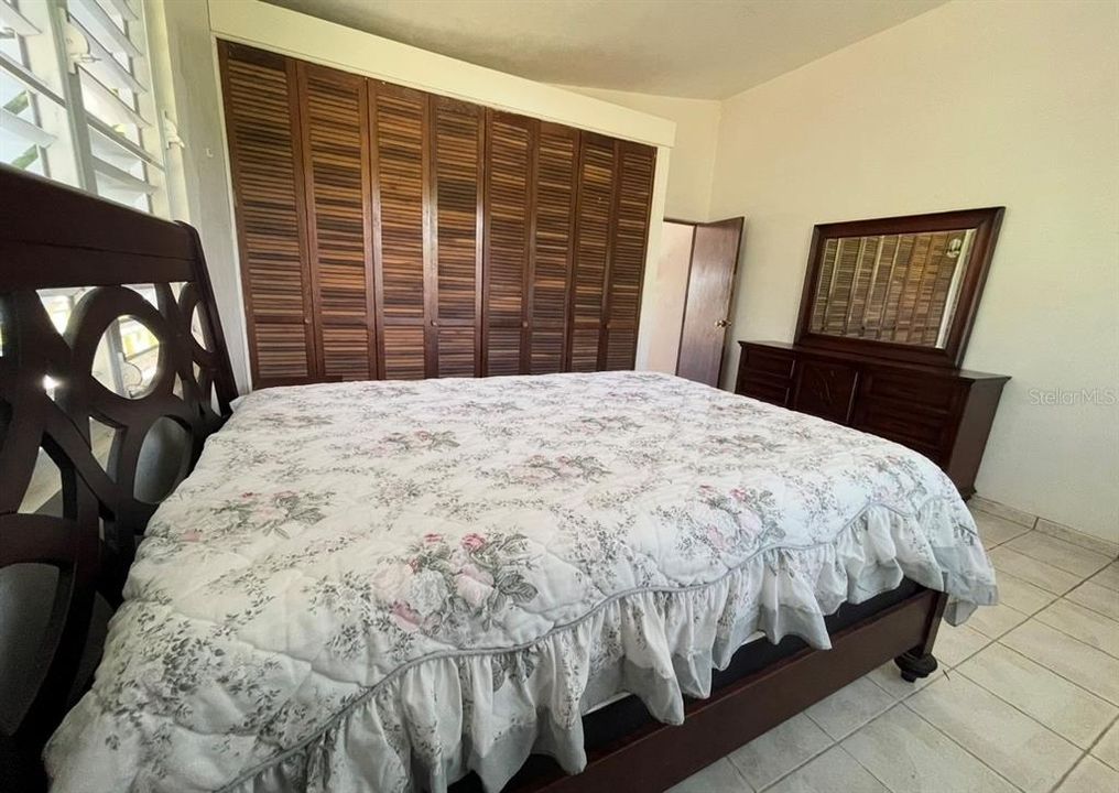 For Sale: $358,000 (3 beds, 2 baths, 1377 Square Feet)