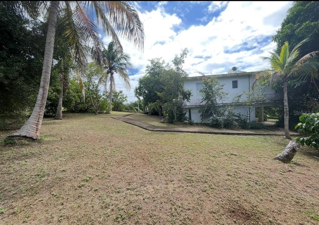 For Sale: $358,000 (3 beds, 2 baths, 1377 Square Feet)