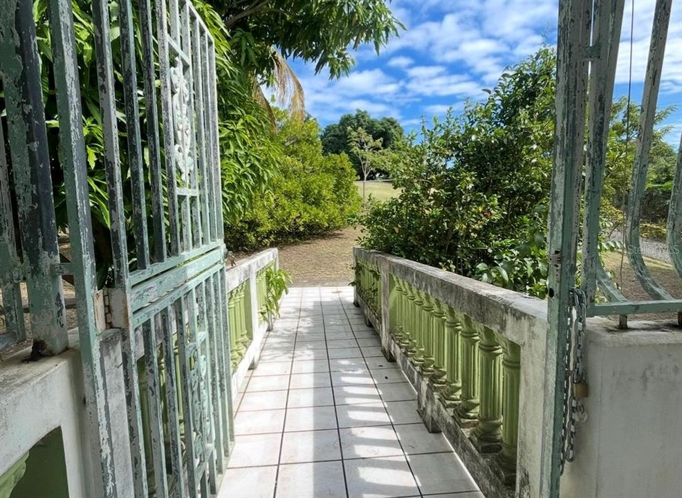 For Sale: $358,000 (3 beds, 2 baths, 1377 Square Feet)