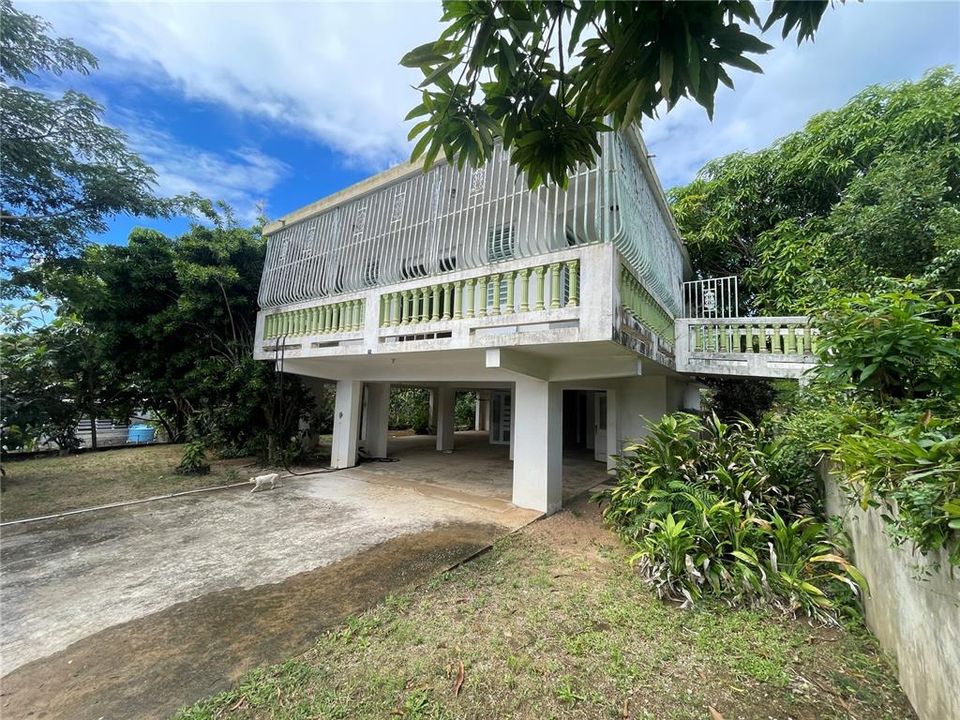 For Sale: $358,000 (3 beds, 2 baths, 1377 Square Feet)