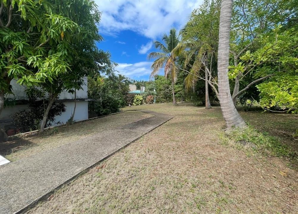 For Sale: $358,000 (3 beds, 2 baths, 1377 Square Feet)