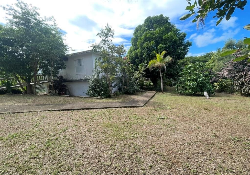 For Sale: $358,000 (3 beds, 2 baths, 1377 Square Feet)