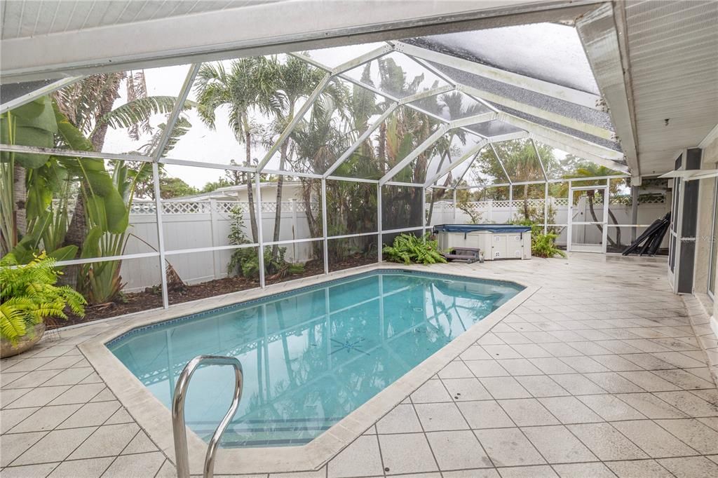 Под контрактом: $898,777 (4 спален, 4 ванн, 2655 Квадратных фут)