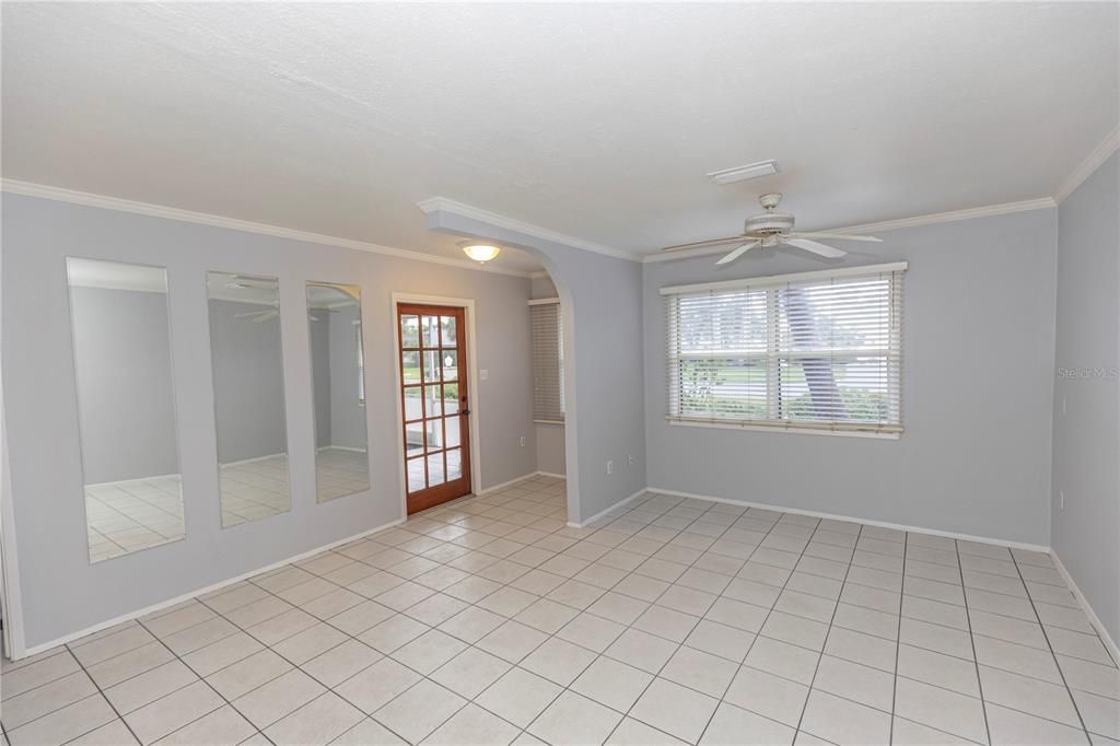 Под контрактом: $898,777 (4 спален, 4 ванн, 2655 Квадратных фут)