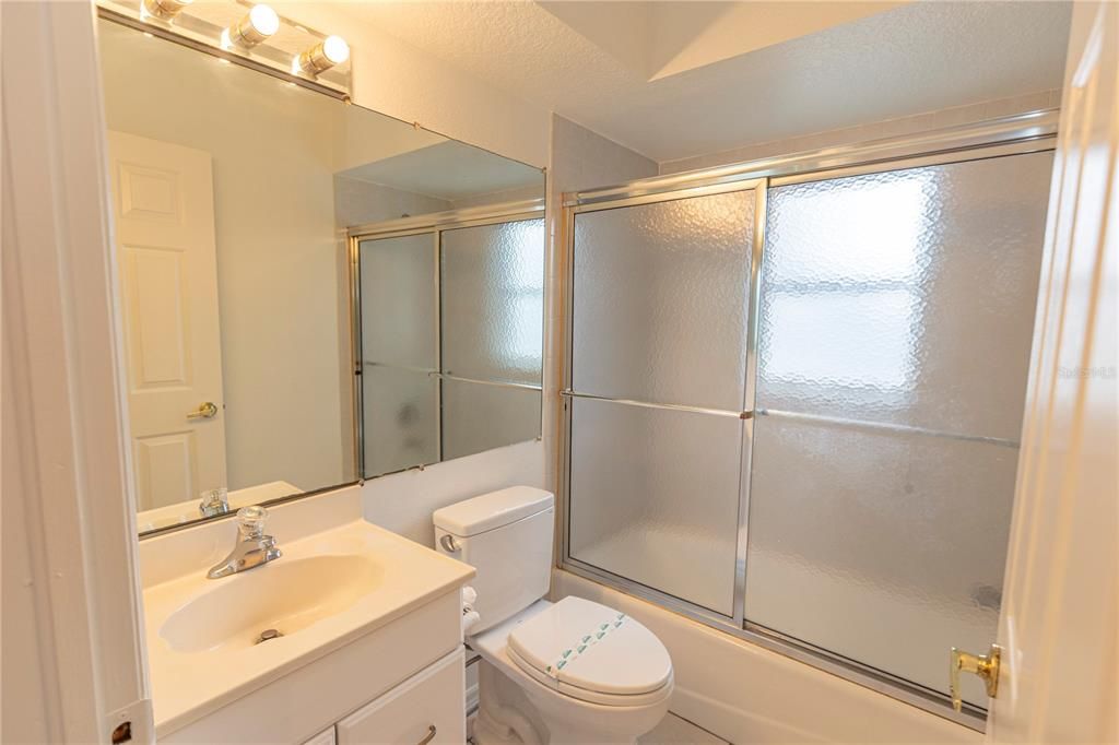 Под контрактом: $898,777 (4 спален, 4 ванн, 2655 Квадратных фут)