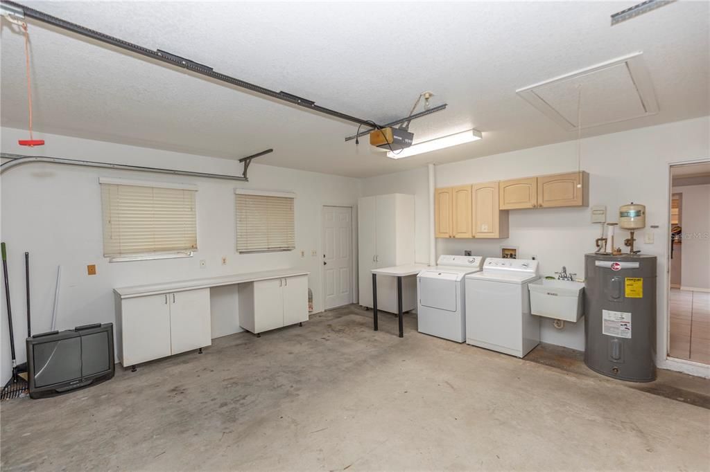 Под контрактом: $898,777 (4 спален, 4 ванн, 2655 Квадратных фут)