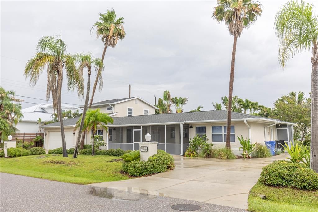 Под контрактом: $898,777 (4 спален, 4 ванн, 2655 Квадратных фут)