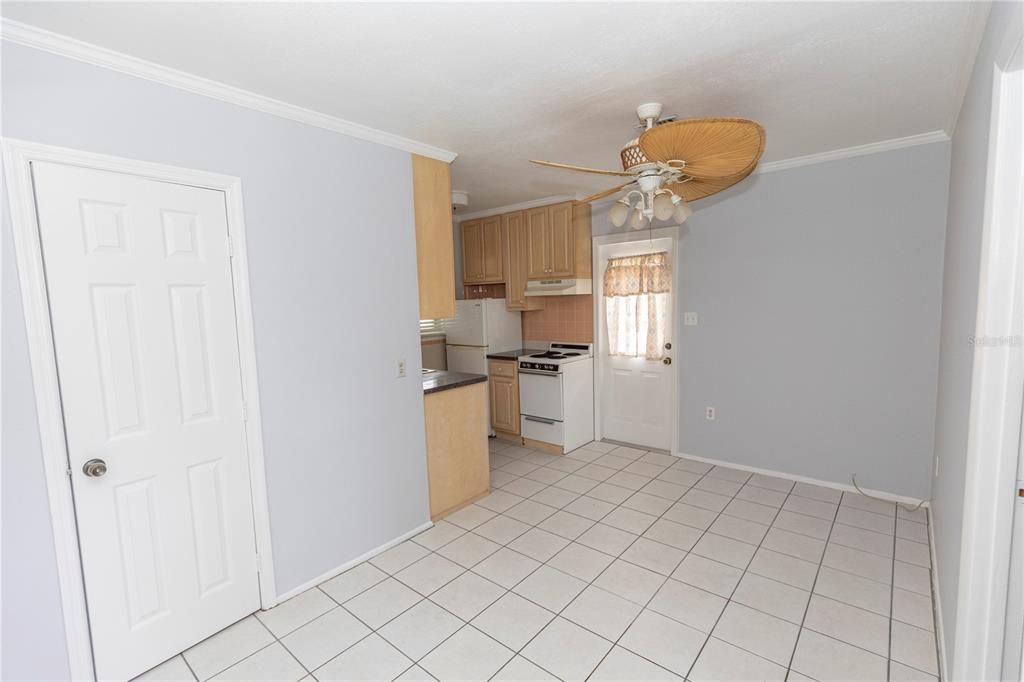 Под контрактом: $898,777 (4 спален, 4 ванн, 2655 Квадратных фут)