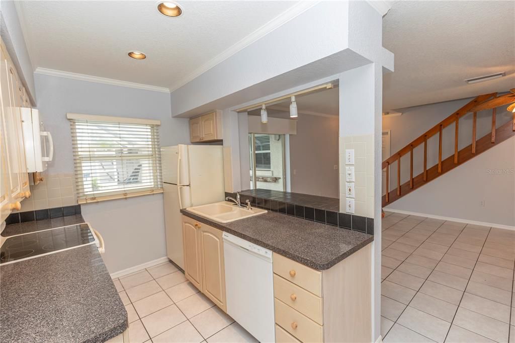 Под контрактом: $898,777 (4 спален, 4 ванн, 2655 Квадратных фут)