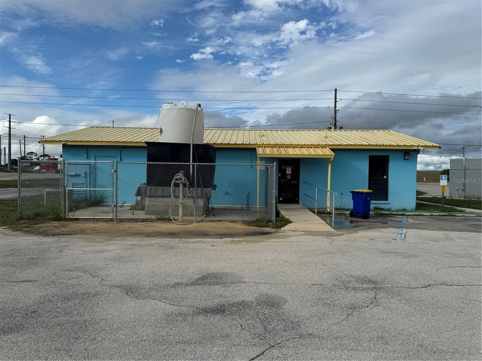 For Sale: $324,900 (0 beds, 0 baths, 1597 Square Feet)