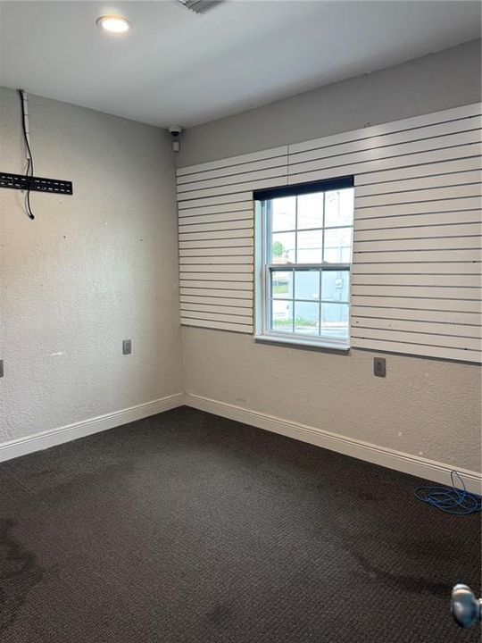 For Sale: $324,900 (0 beds, 0 baths, 1597 Square Feet)