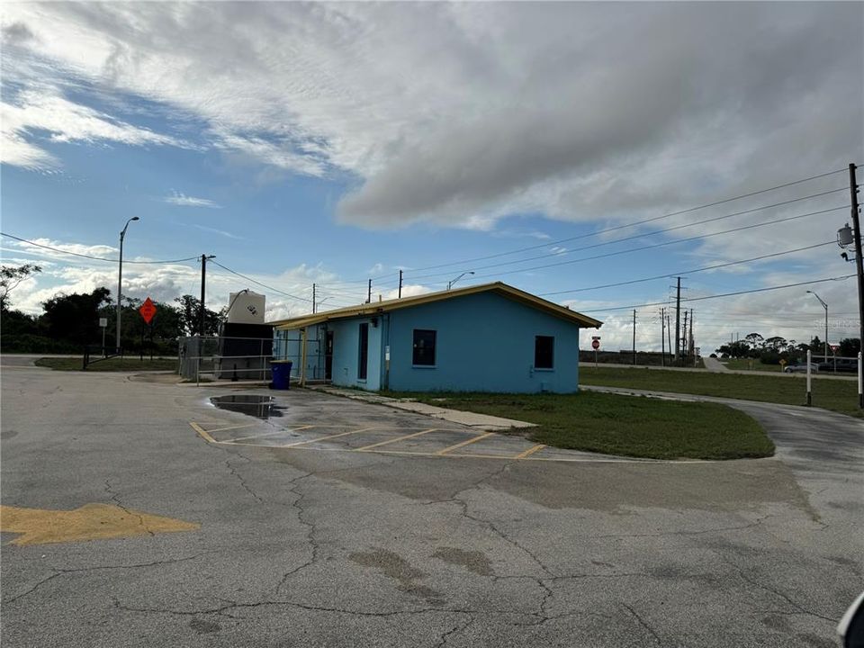 For Sale: $324,900 (0 beds, 0 baths, 1597 Square Feet)