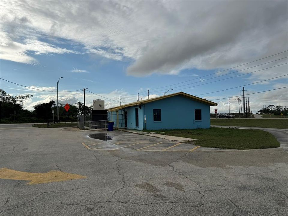 For Sale: $324,900 (0 beds, 0 baths, 1597 Square Feet)