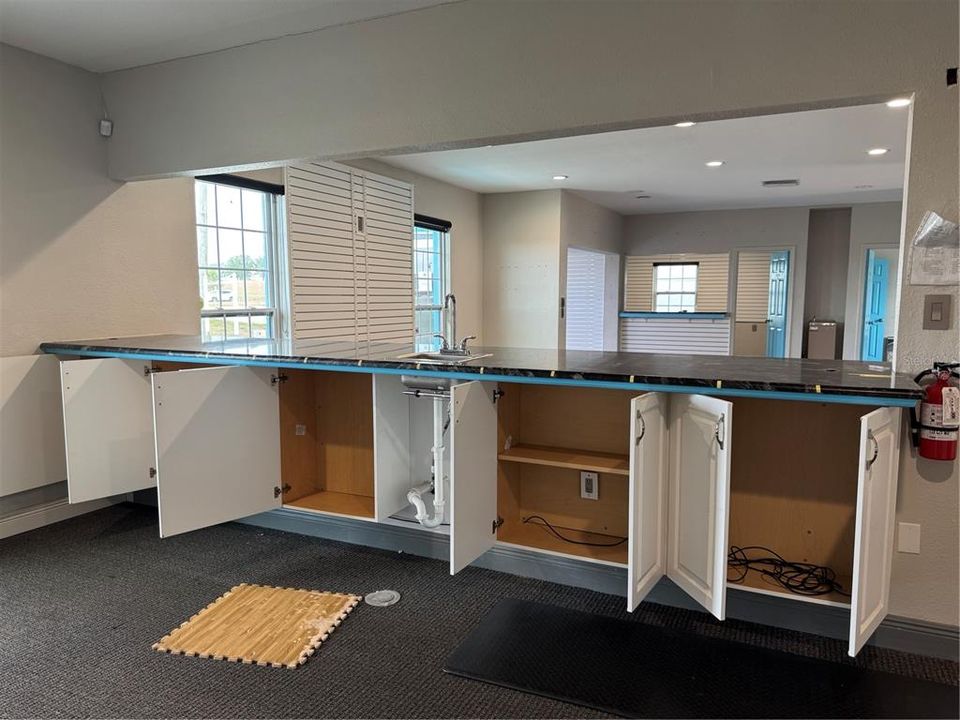 For Sale: $324,900 (0 beds, 0 baths, 1597 Square Feet)