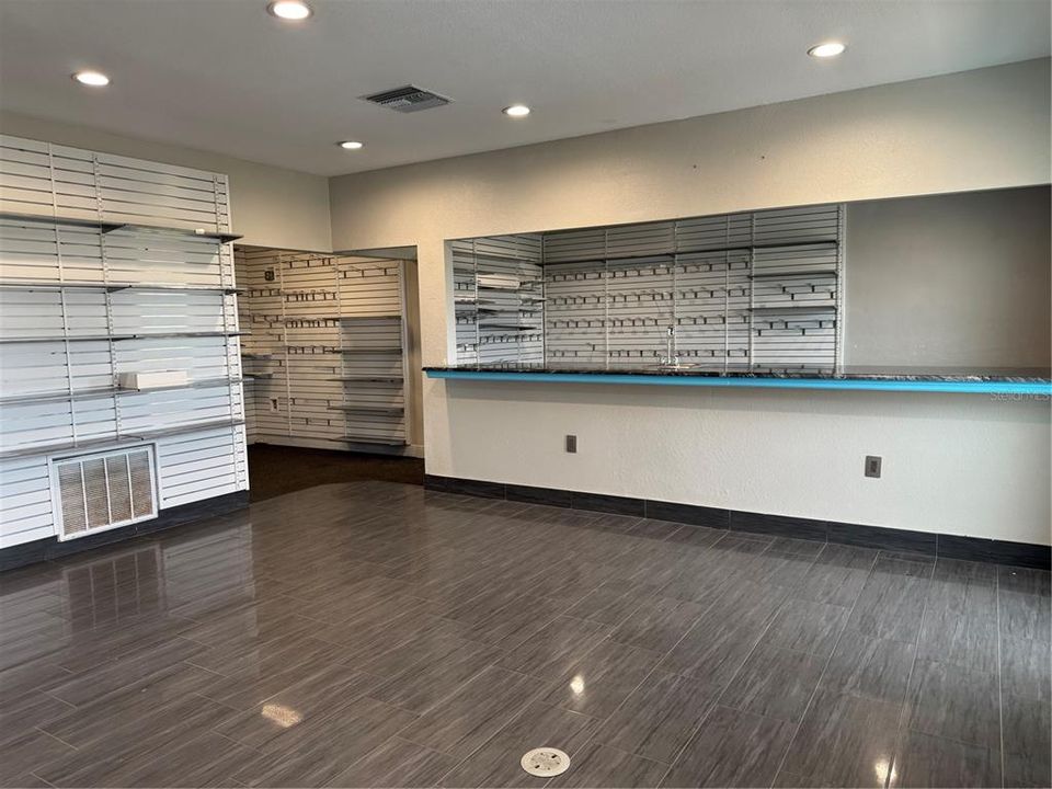 For Sale: $324,900 (0 beds, 0 baths, 1597 Square Feet)