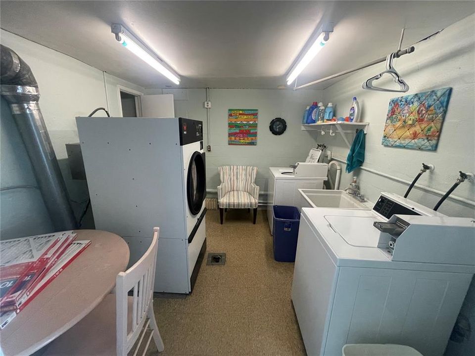 待售: $79,000 (1 贝兹, 1 浴室, 585 平方英尺)