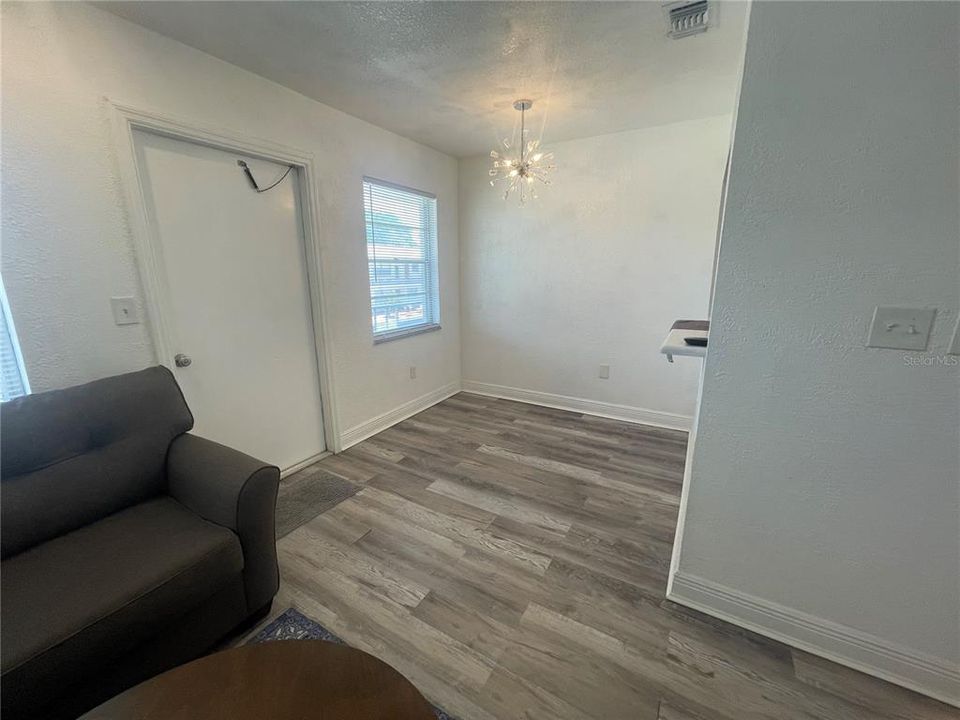 待售: $79,000 (1 贝兹, 1 浴室, 585 平方英尺)