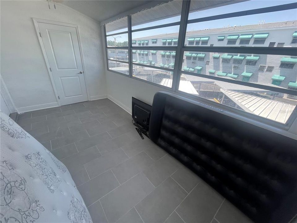 待售: $79,000 (1 贝兹, 1 浴室, 585 平方英尺)